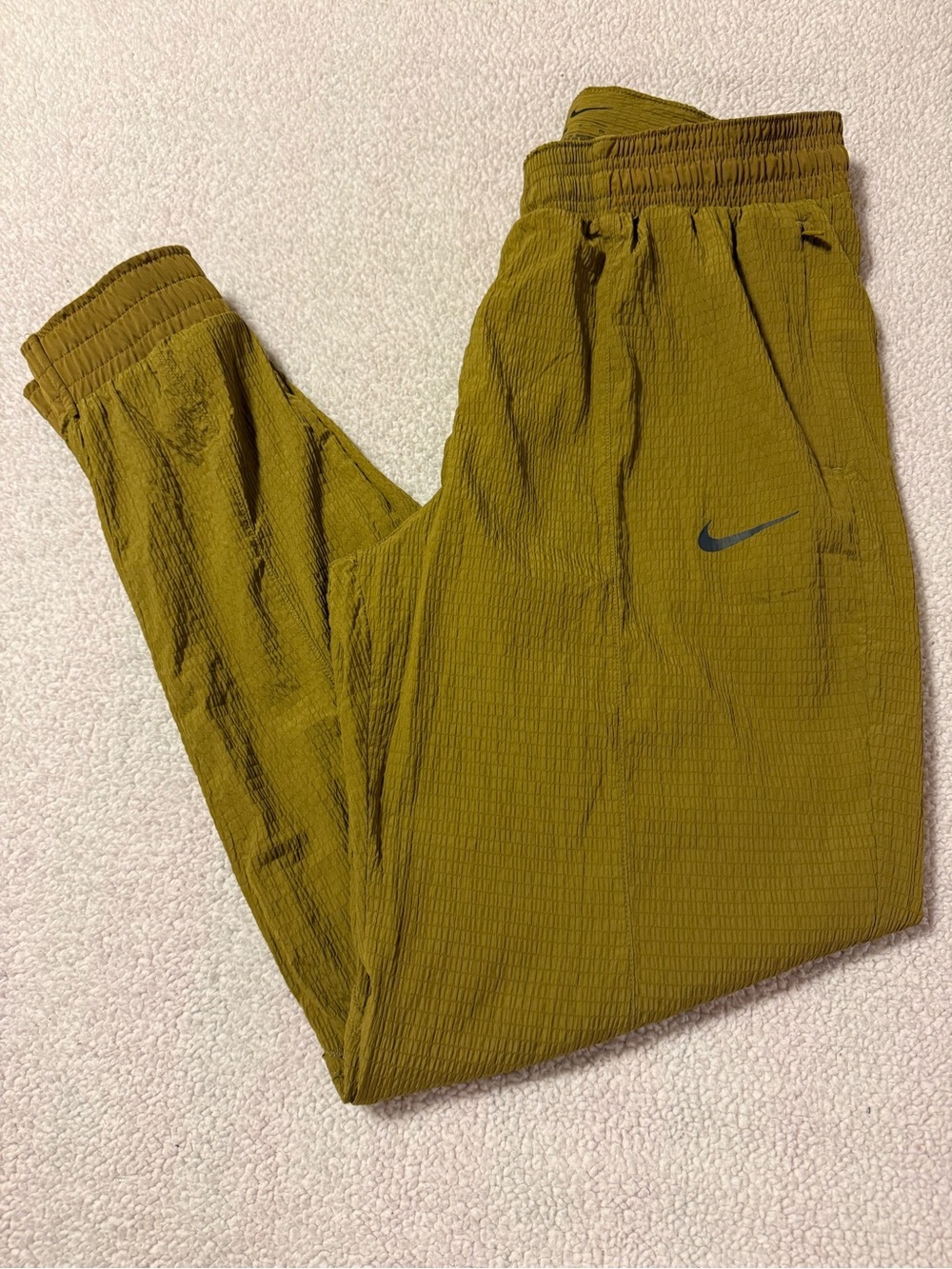 Nike Running Division Swift Packable Track Pants Women's Olive Gold Small